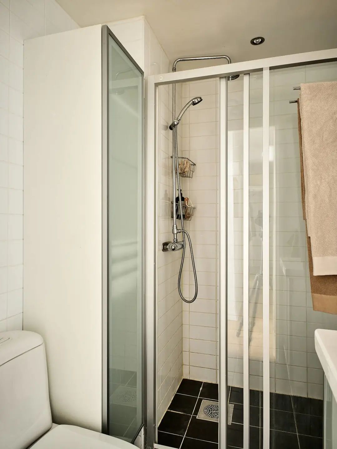 装修 灵感  同样是长走廊、暗卫，52㎡北欧一居毫无逼仄感-17