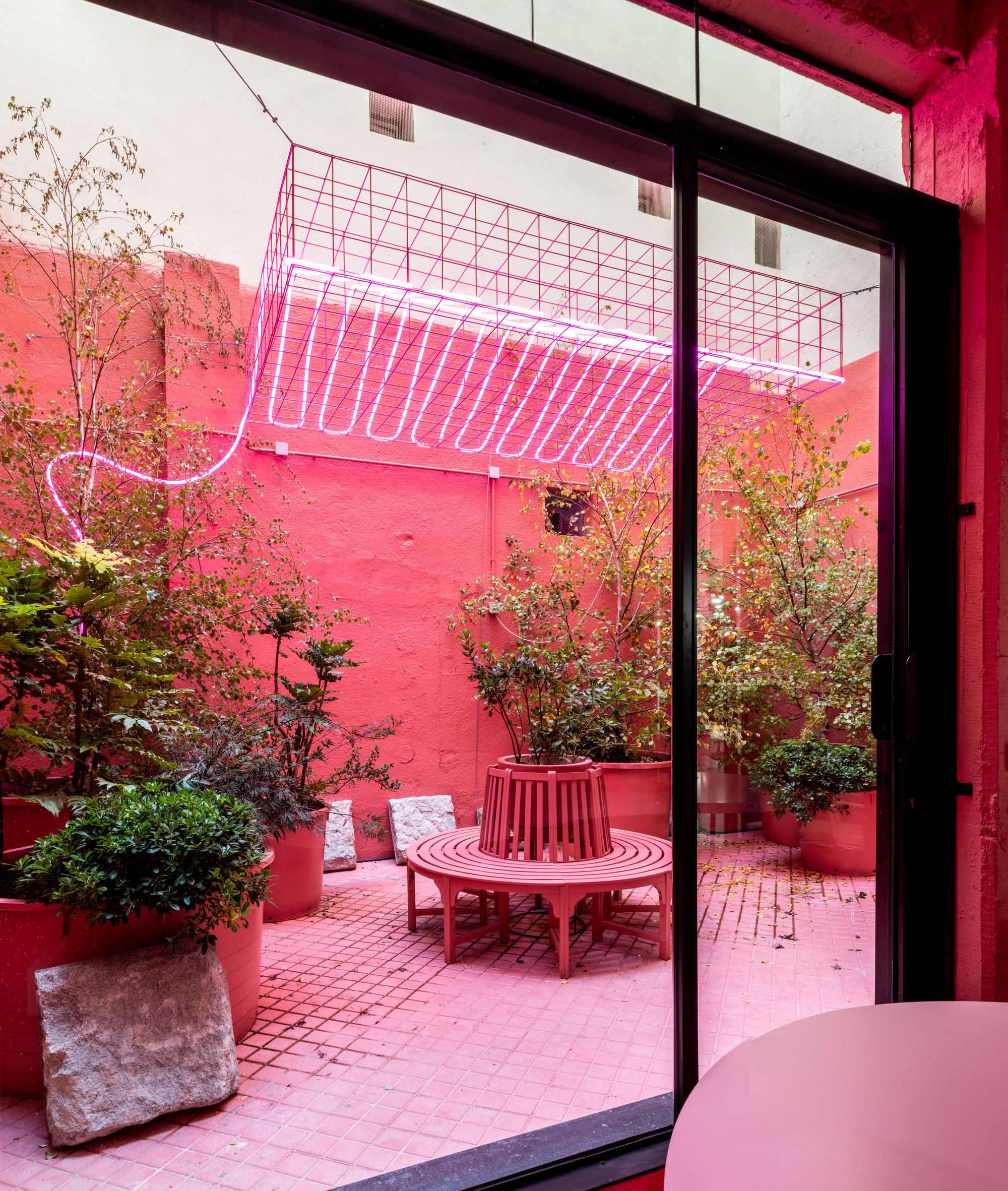 Office and Set of TV Ponyo en el Garage / Fast and Furious Production Office-35