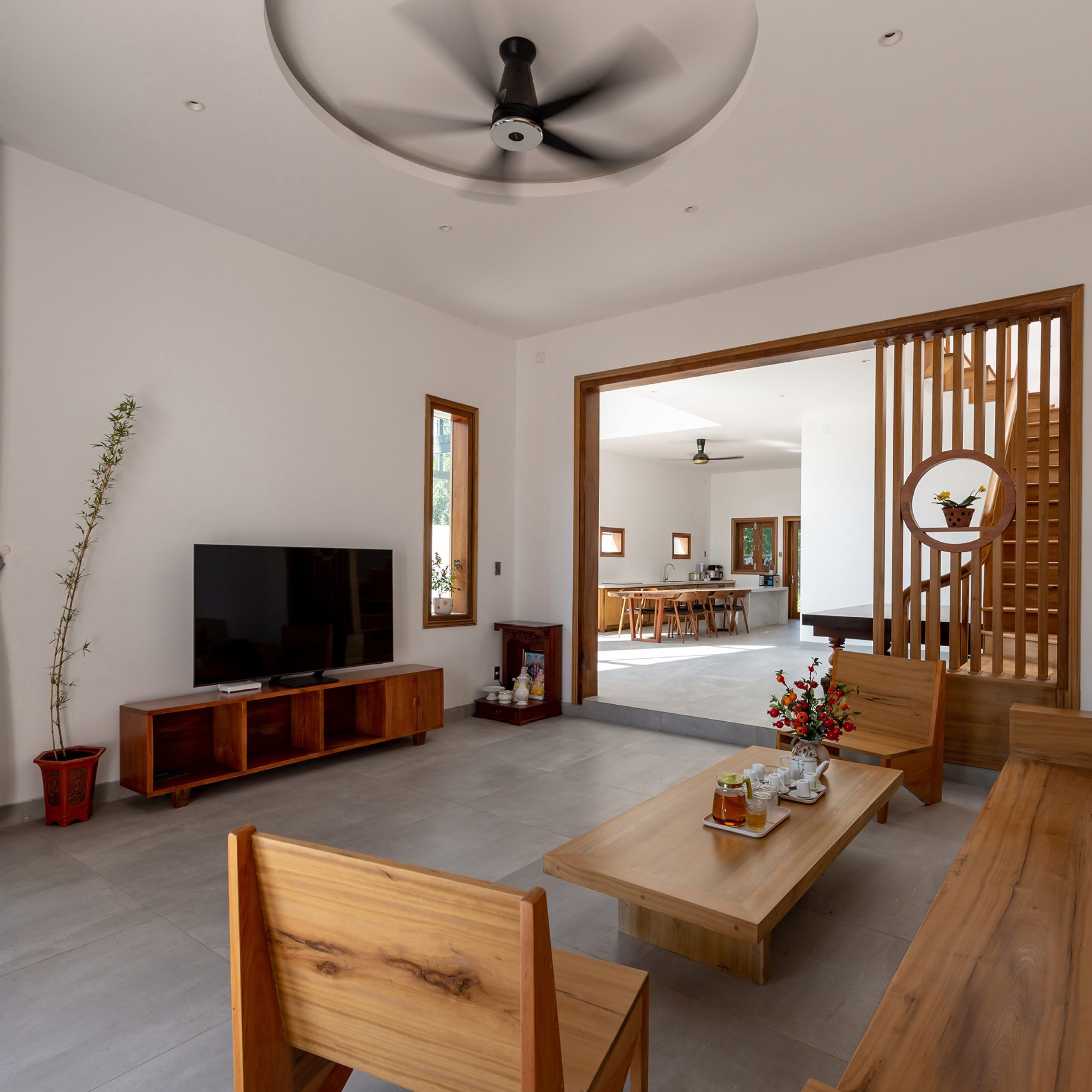 越南 Song Hinh 住宅 | 融合室外景观与室内设计的现代家庭住宅-26