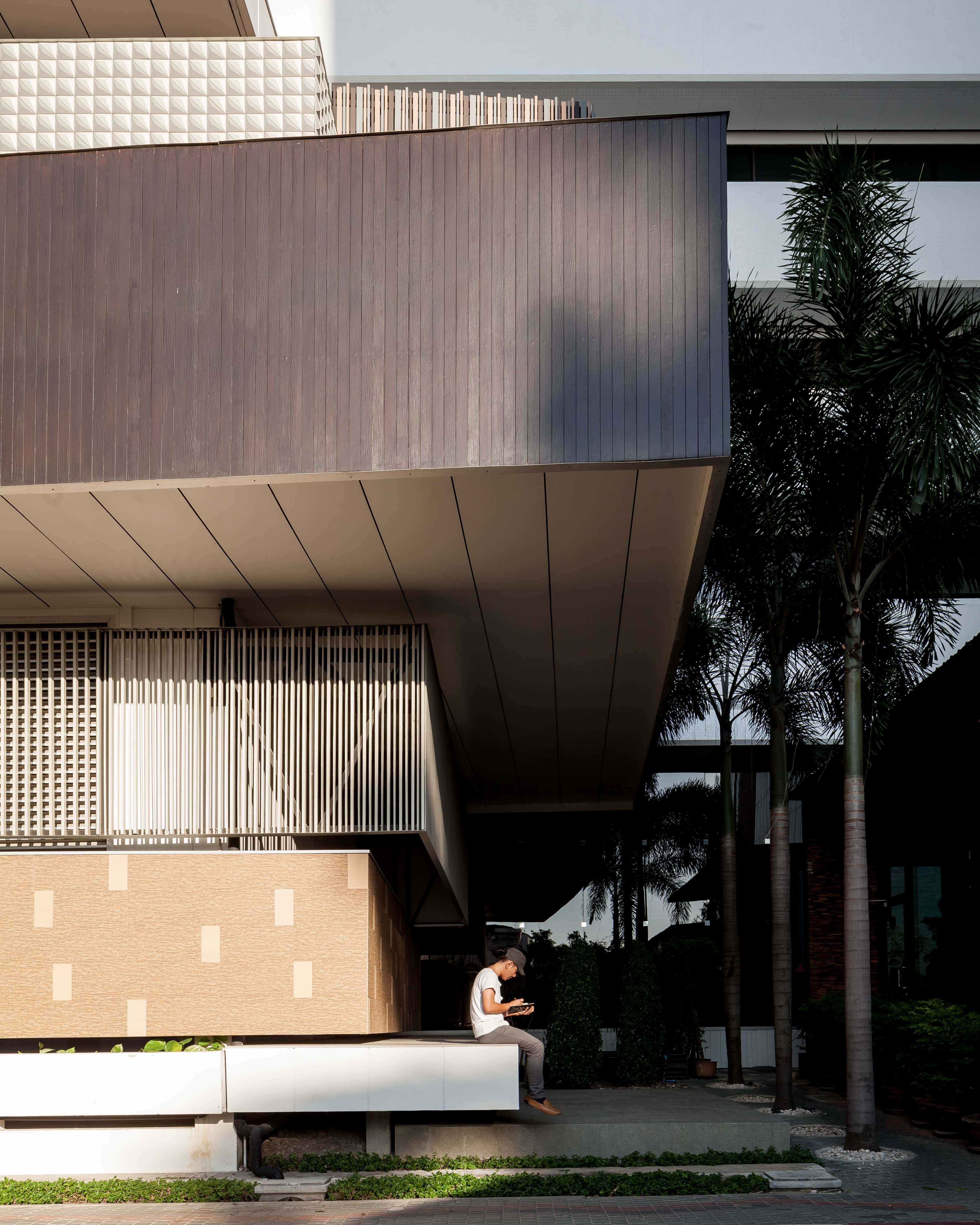 SCG 动力屋中心——现代工业风展示空间-29