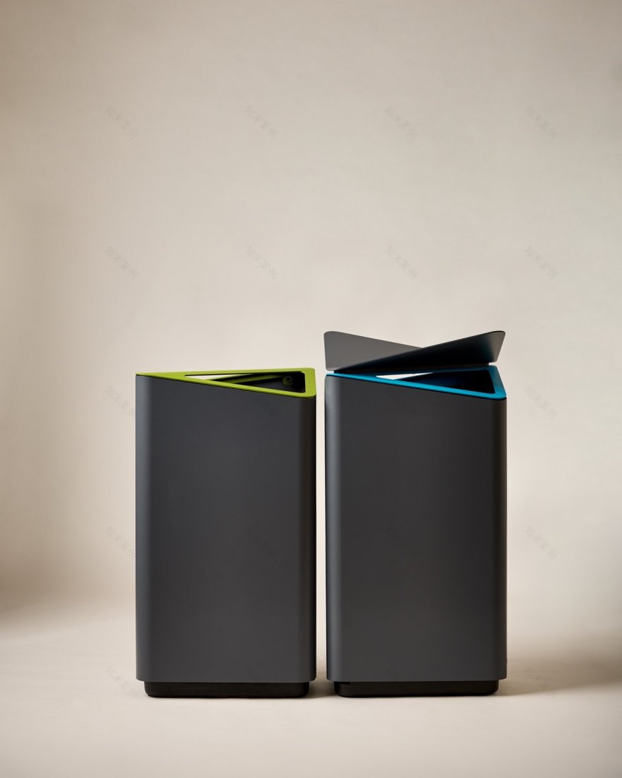 Rockford Litter Bins by Michael Welsh for Landscape Forms | Azure Magazine-6