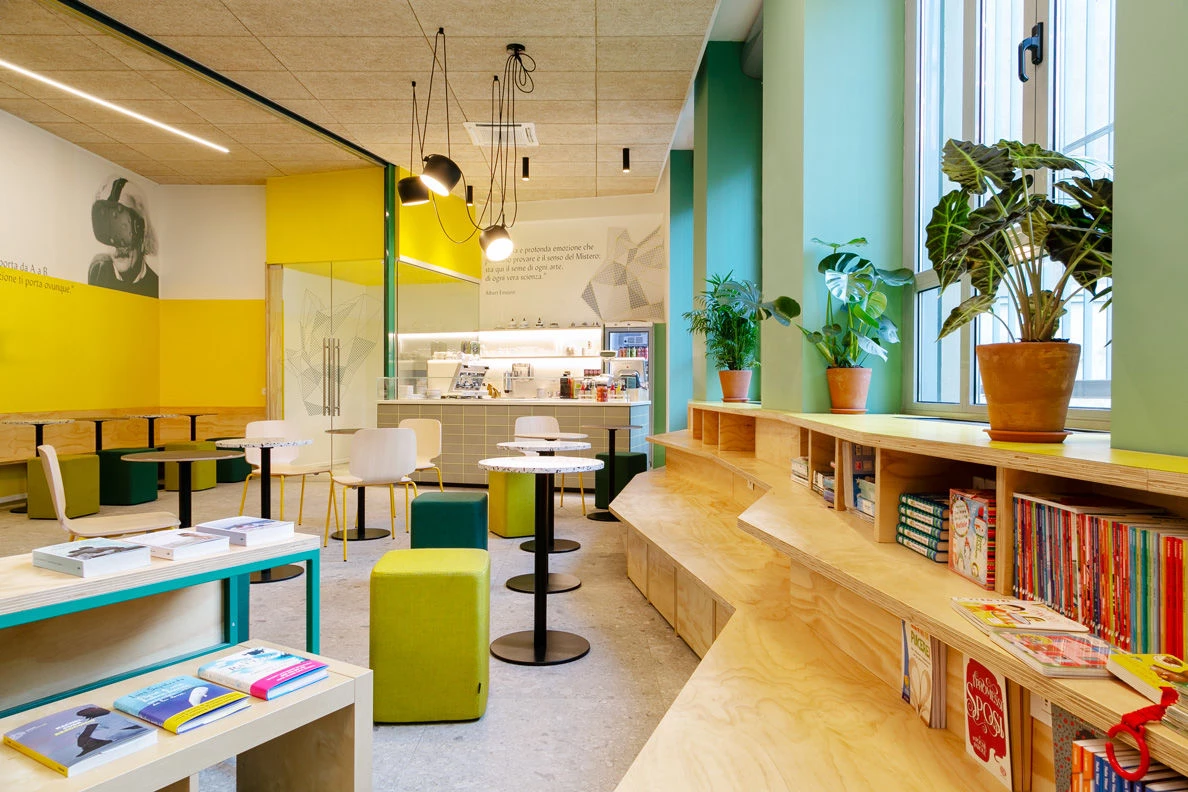 流动空间 · 米兰多功能咖啡书店-9