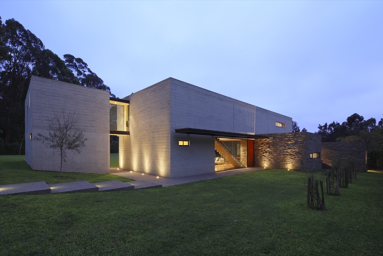 秘鲁 B2 住宅 | 山地景观与室内外一体化的生活空间-21