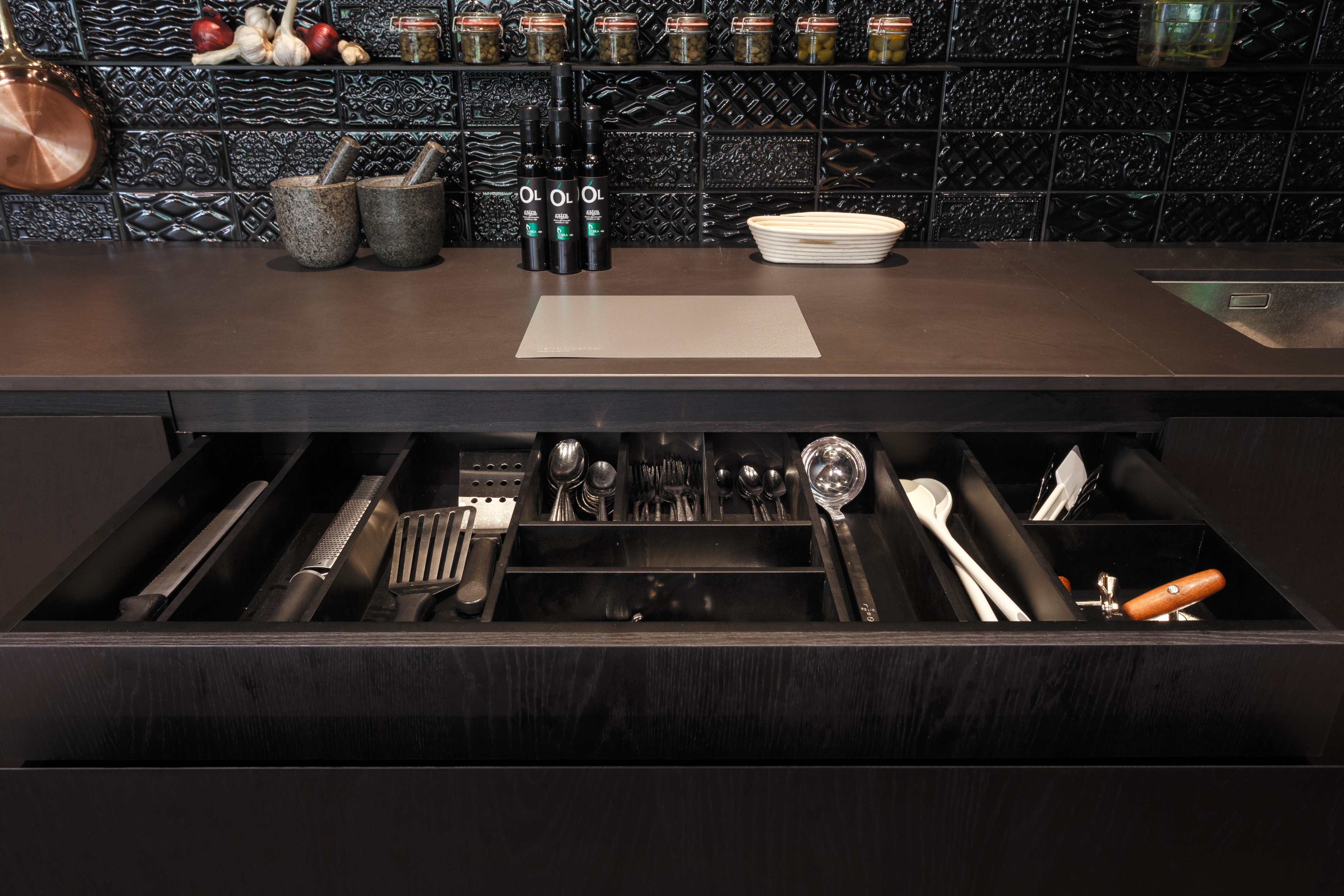 RevoLution Signature Restaurant 旋转厨房设计-34