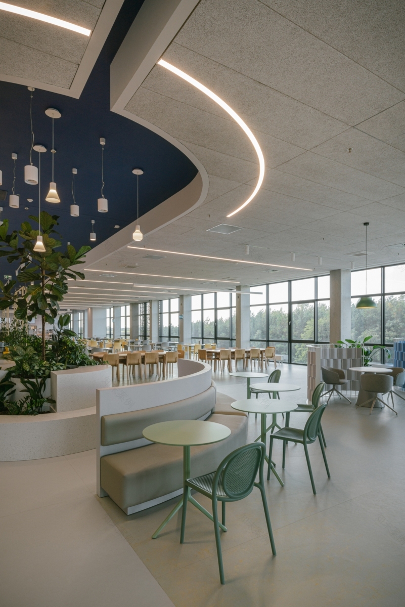 波兰时尚巨头 LPP 开放办公区丨BIDERMANN+WIDE-20