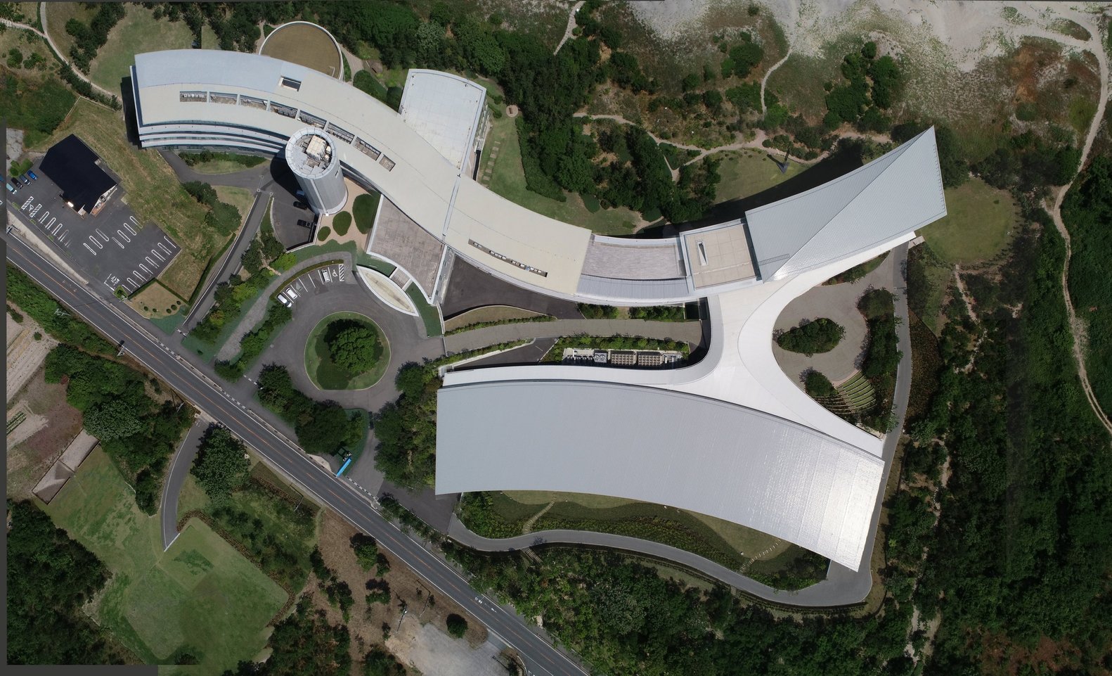 《大金阿莱索雅扩建工程》· 海景绿意中的节能培训中心-25