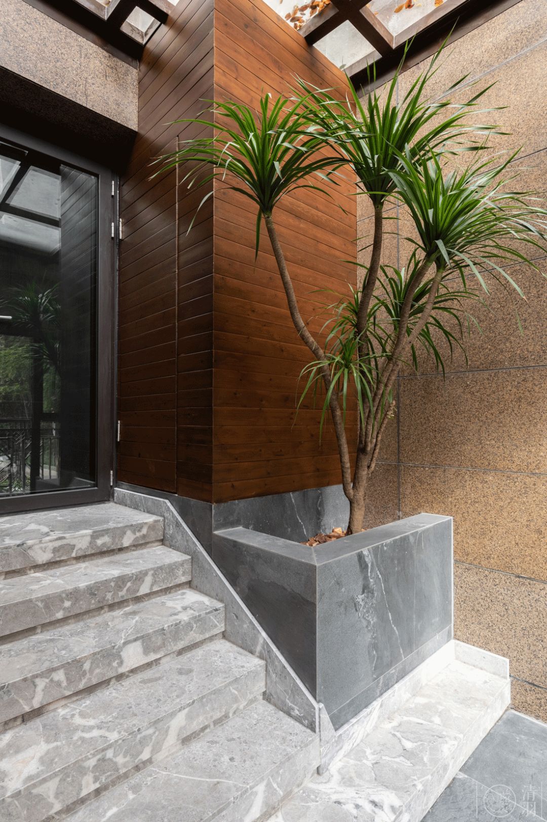 成都市复式公寓的现代简奢花园生活-43