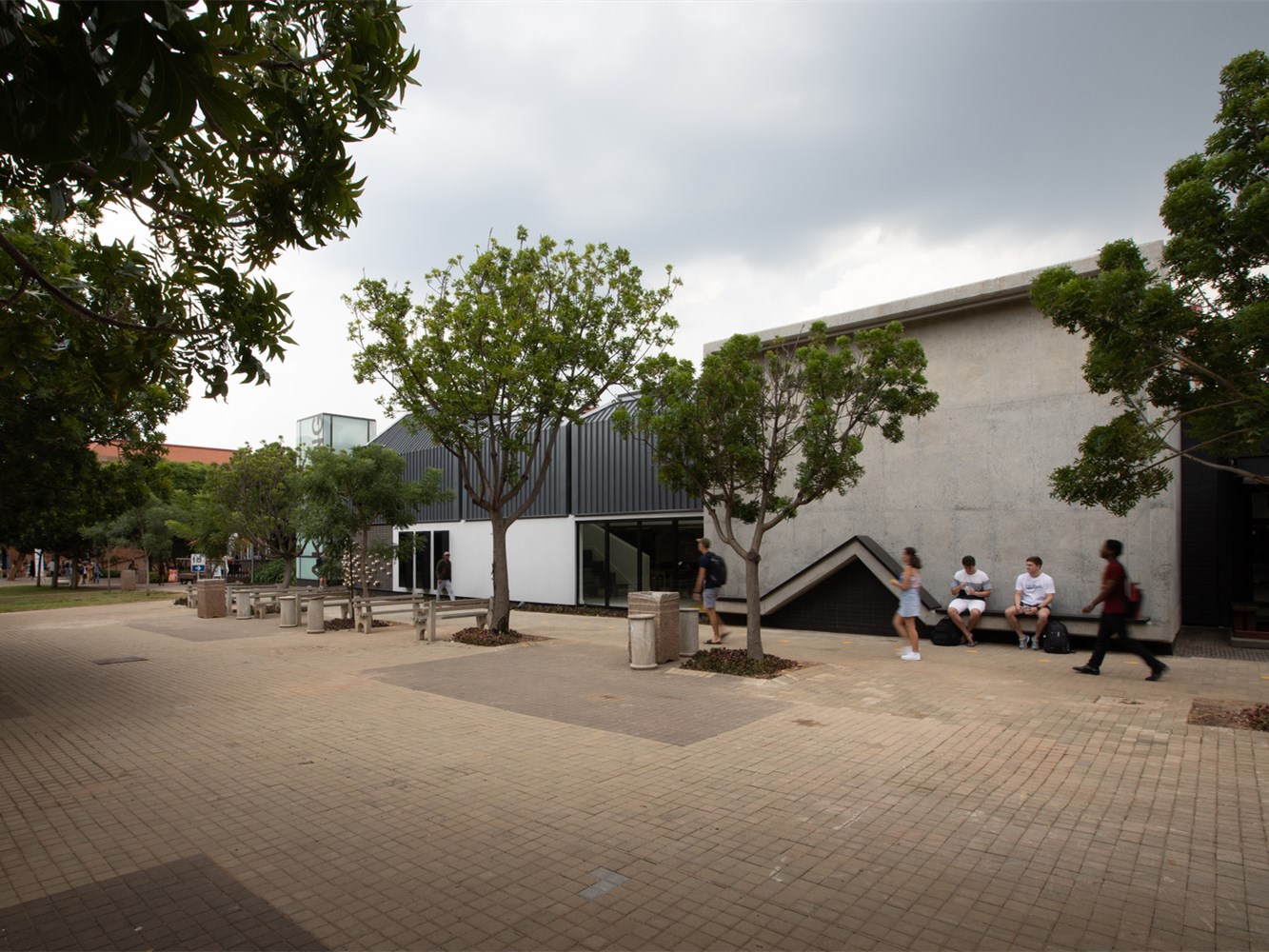 比勒陀利亚大学的哈菲尔德校区 Akanyang 建筑丨南非丨Two Five Five Architects-4