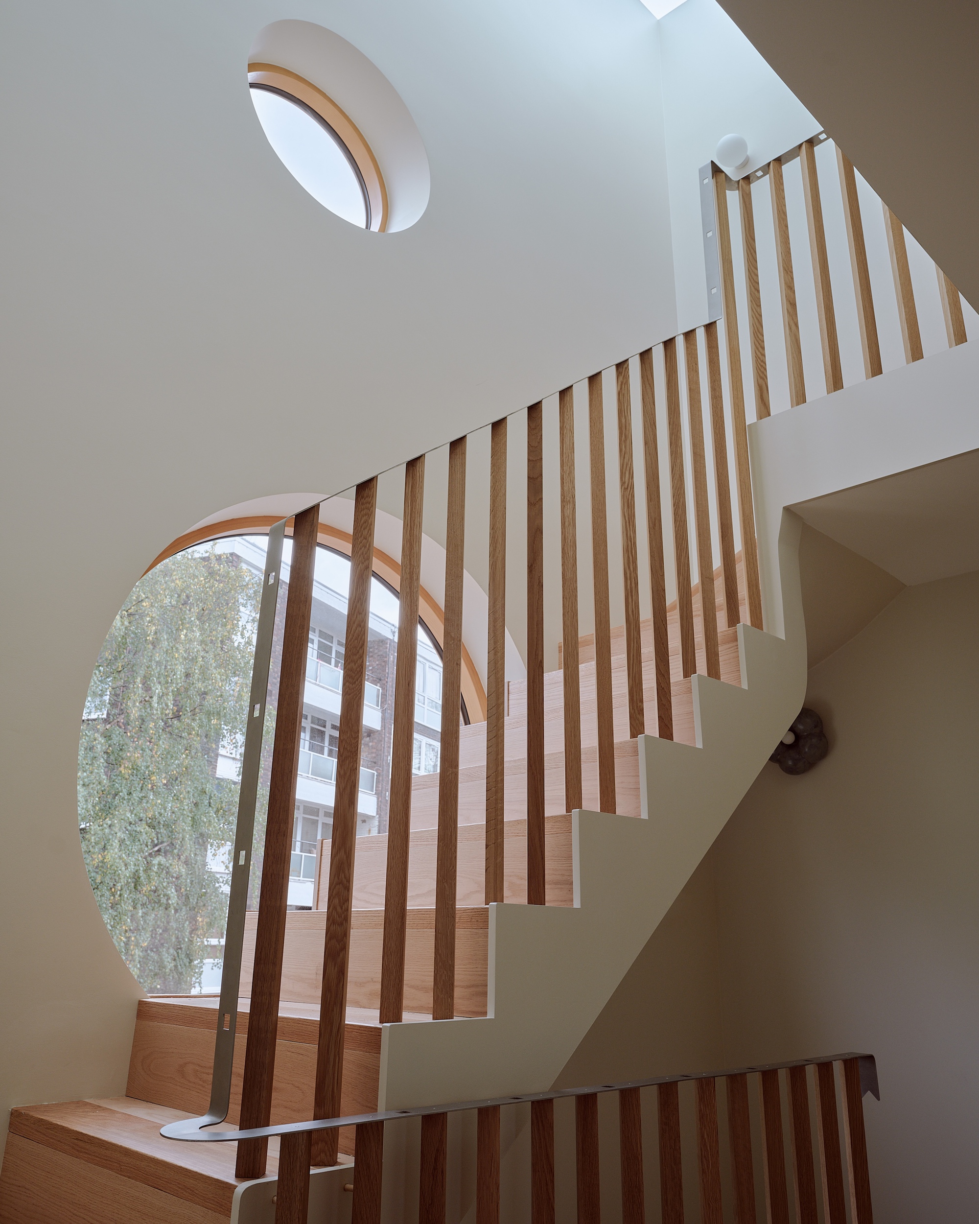 润达大厦(注:Runda可音译为润达,House常见可译为大厦,具体需结合实际情况,若Runda有特定含义,可能需调整) 丨英国丨Nikjoo Architects,Flawk-38