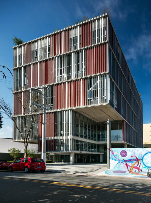 巴西圣保罗 Pop+ 建筑,绿意环绕的现代商业空间-21