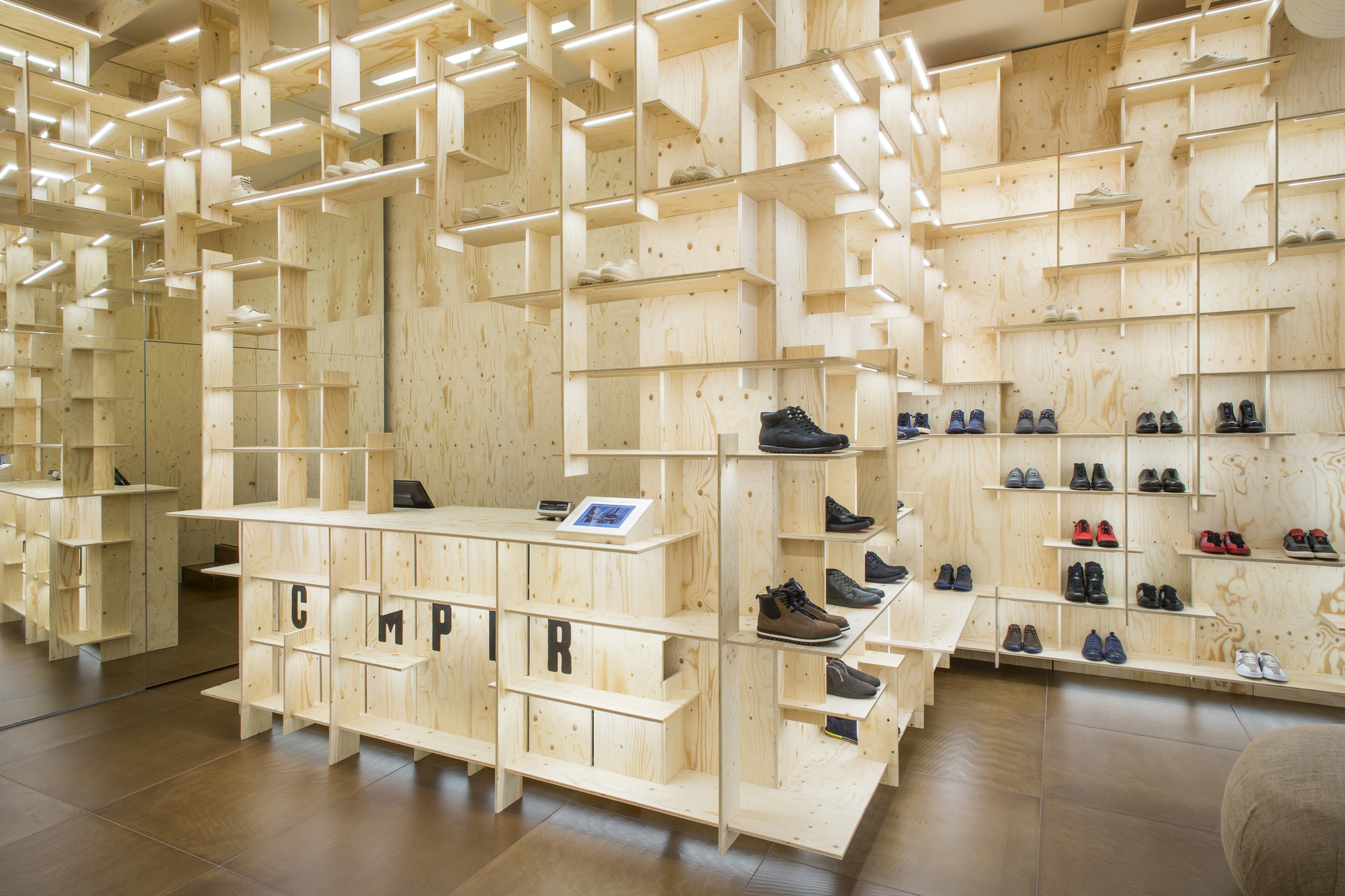 露营者商店米兰-10