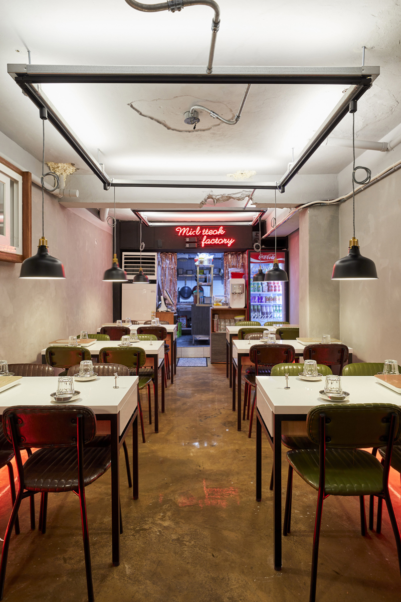 色彩点睛的 11 平米韩式美食店-5