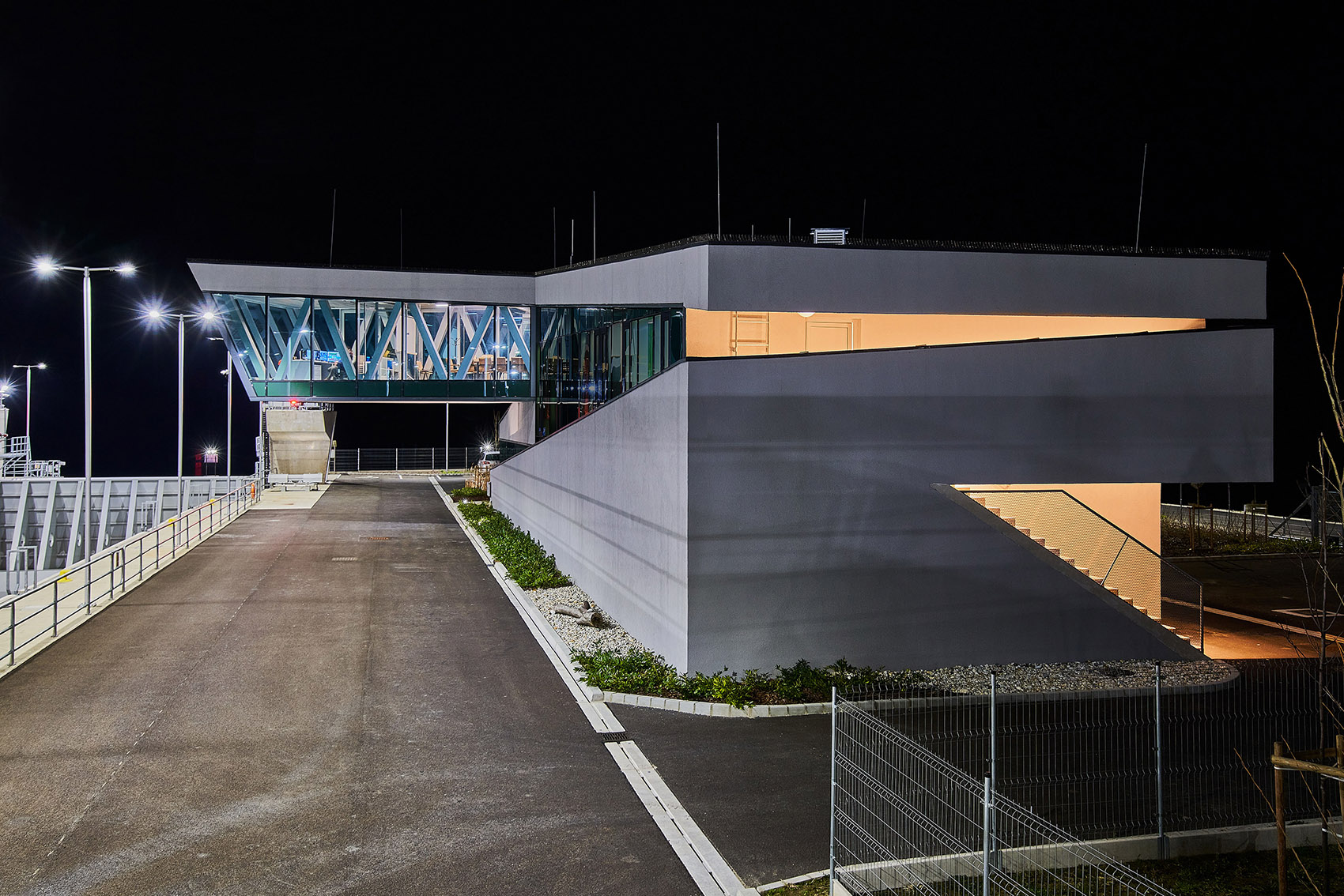 匈牙利 MosoniDanube 防洪闸门控制大楼丨TÉRHÁLÓZAT-63