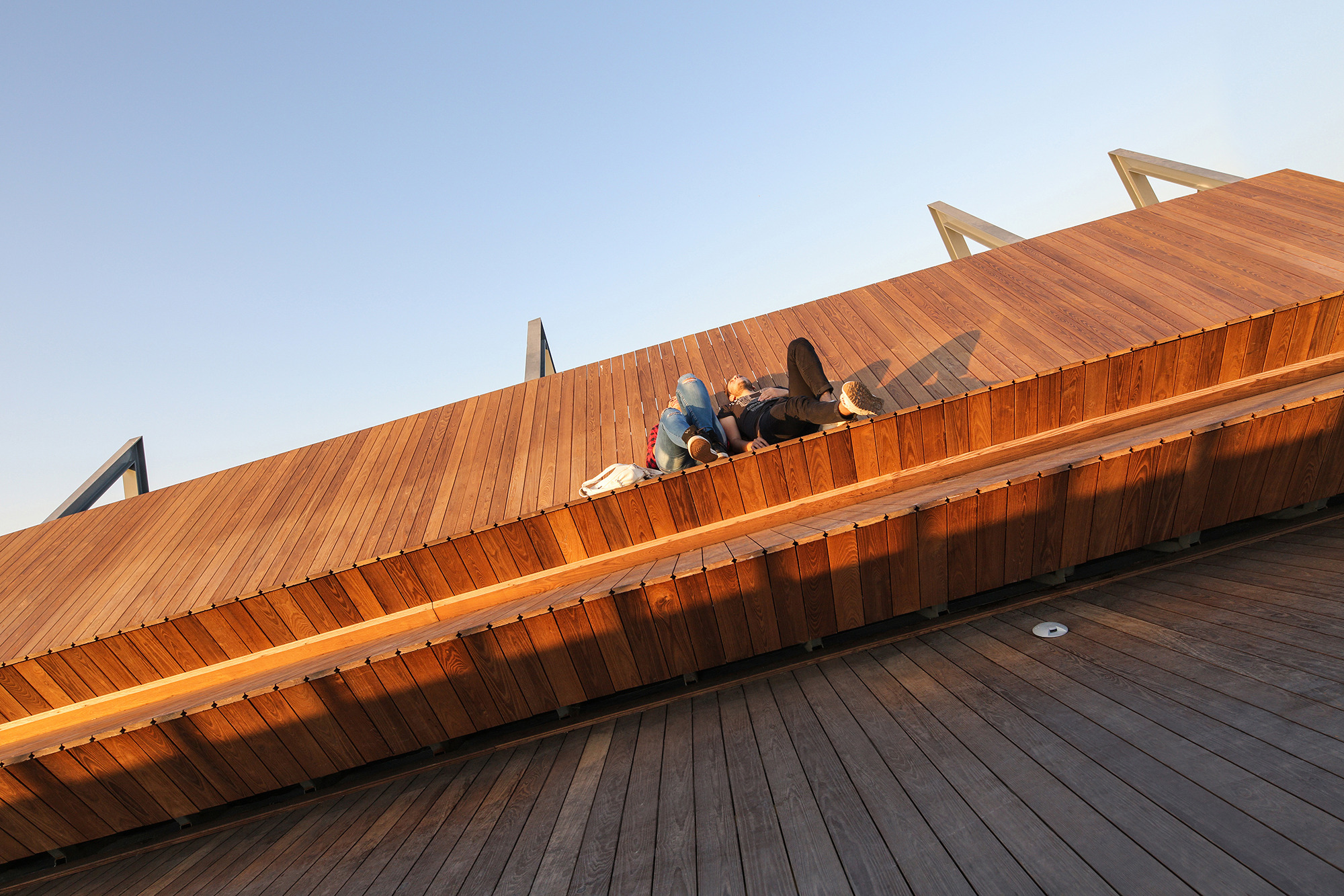 伊兹密尔海滨重塑项目 · Bostanlı日落休息室&人行天桥-45