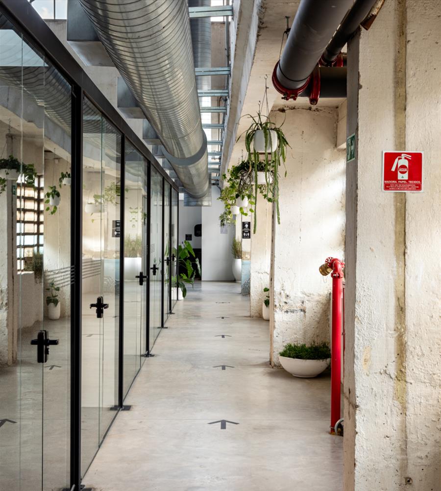 巴西 State Coworking · 灵活办公空间的设计典范-10