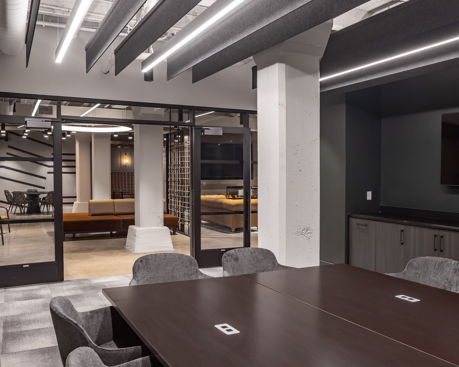 A Look Inside Colonial Warehouse Office Building in Minneapolis - Officelovin'-4