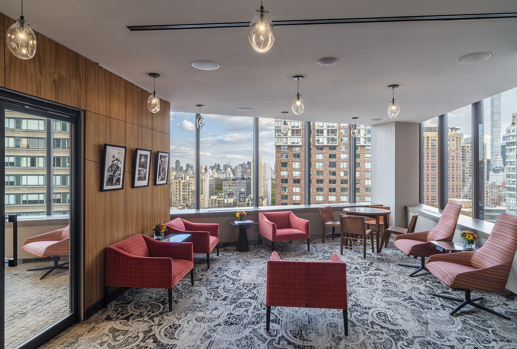 A Look Inside Tiger 21’s Elegant New NYC Office - Officelovin'-2