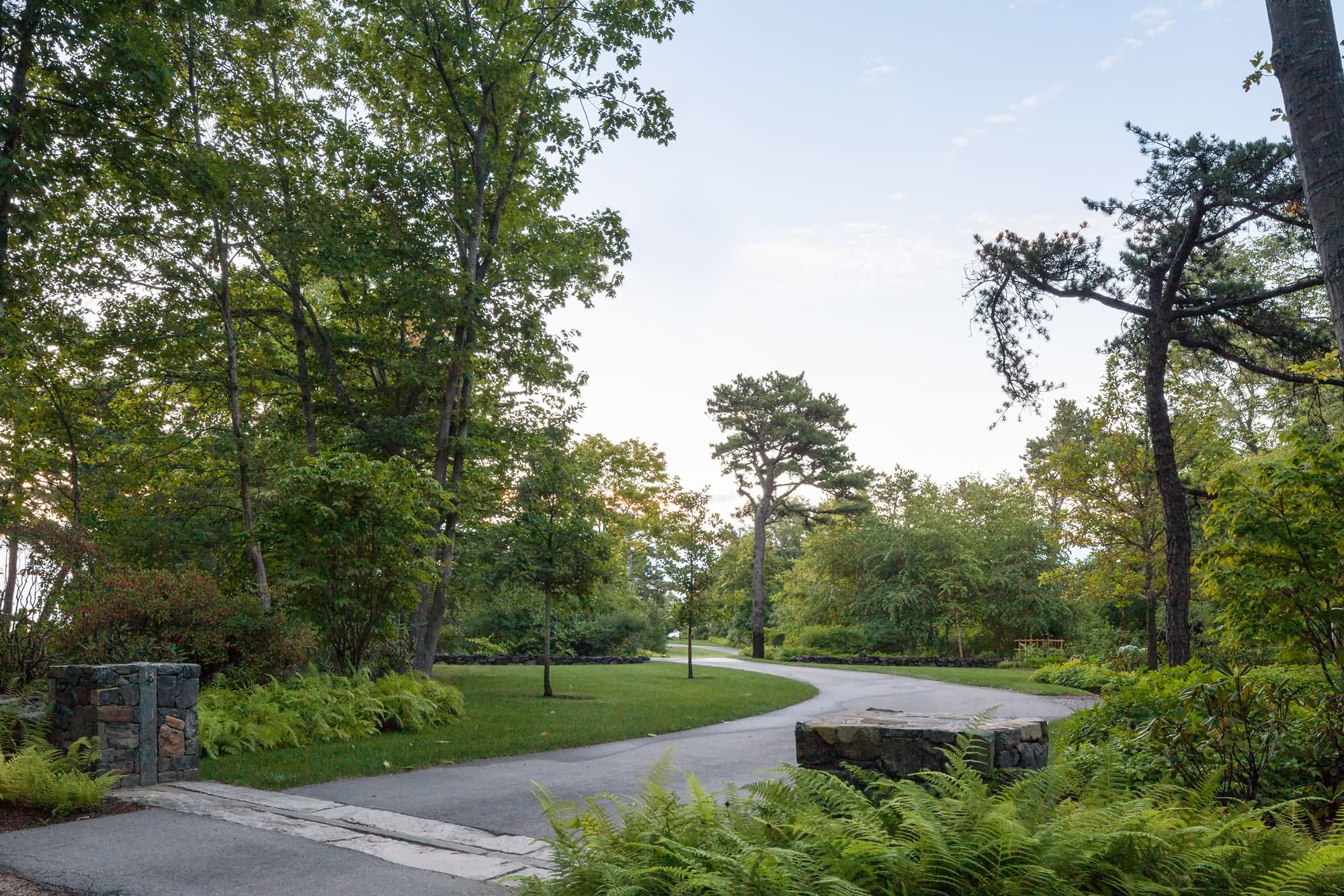 悬崖边的度假别墅丨不详-16