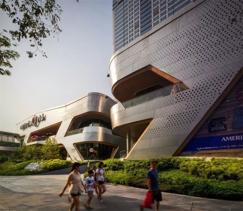 中央世界商业中心 | 露天餐饮激活曼谷街道-8