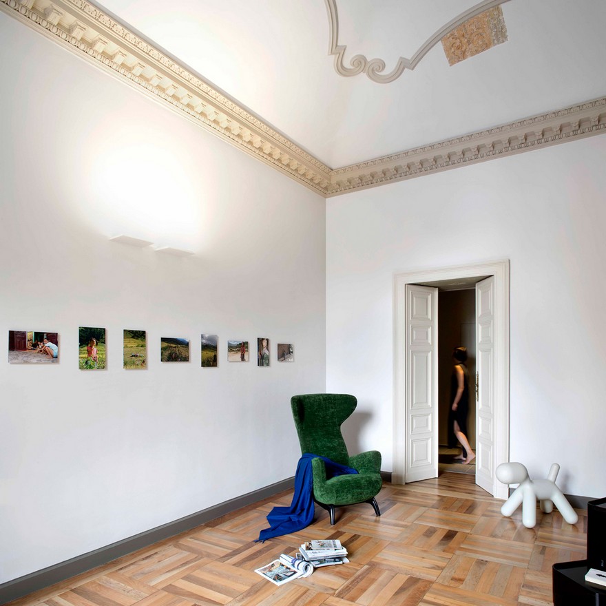 Lovely Apartment in Torino Cleverly Combines Classical Details with Contemporary Arrangements-29