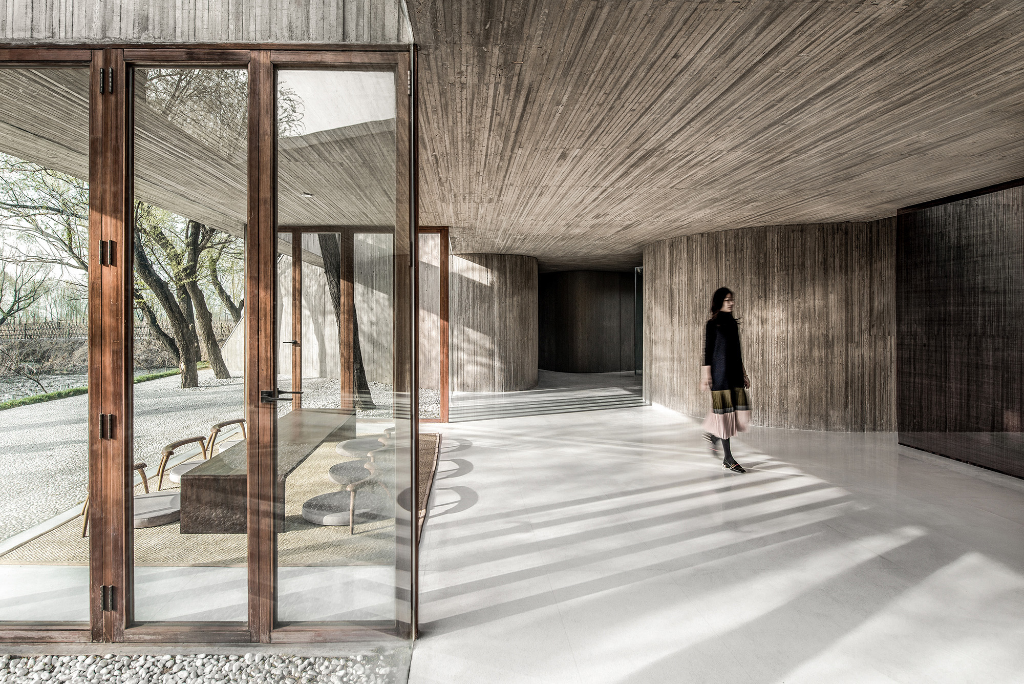 Waterside Buddist Shrine / ARCHSTUDIO-33