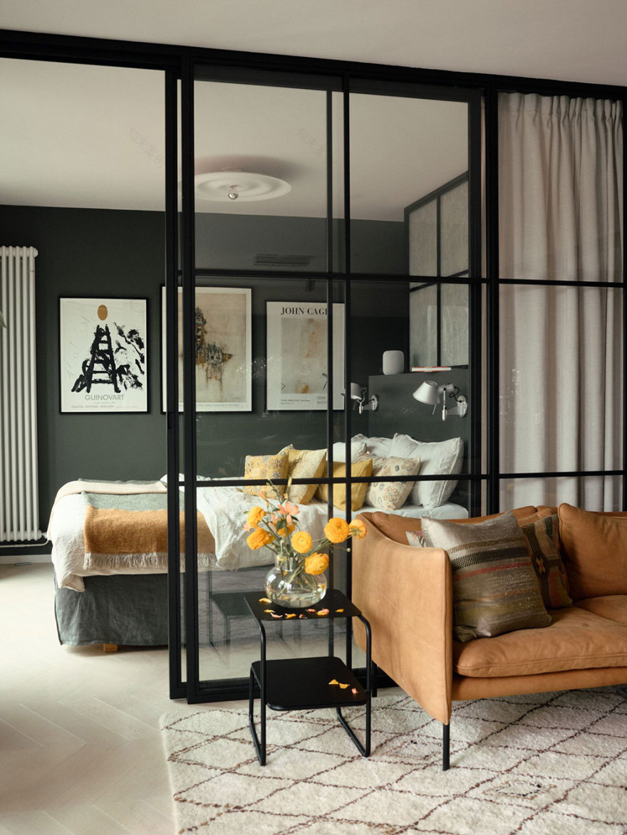 斯德哥尔摩时尚顶层公寓,玻璃隔墙成焦点-2