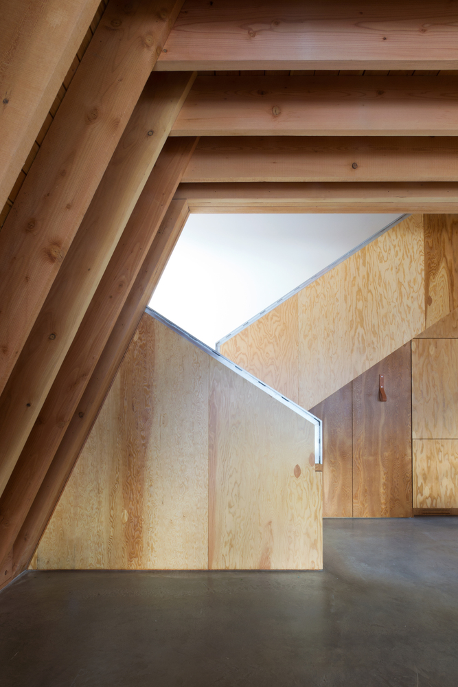 惠斯勒岩石悬崖上的周末度假小木屋-28