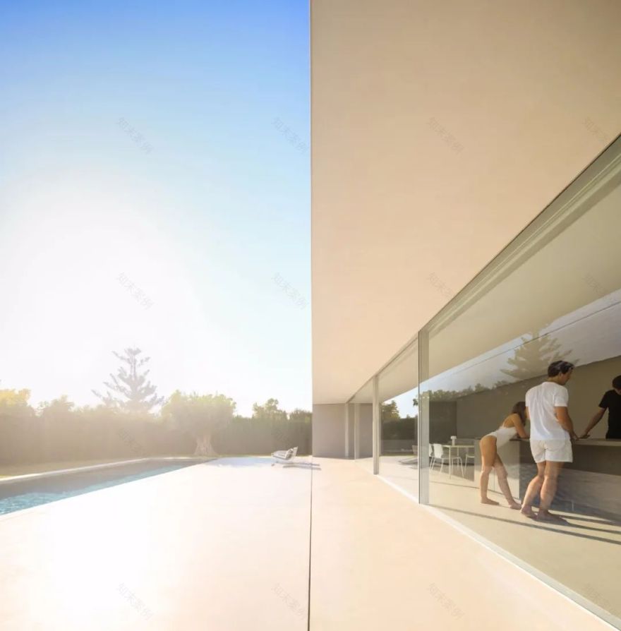 西班牙巴伦西亚“寂静之屋” | 半埋入式极简美学-12