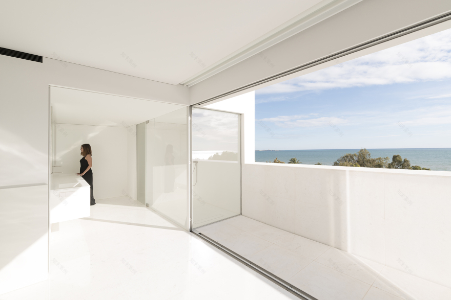 A House. By Fran Silvestre Arquitectos.-23