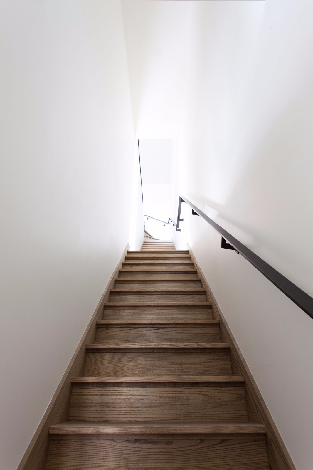 Appareil Architecture结合了两个蒙特利尔公寓，创造了一个家庭住宅-8