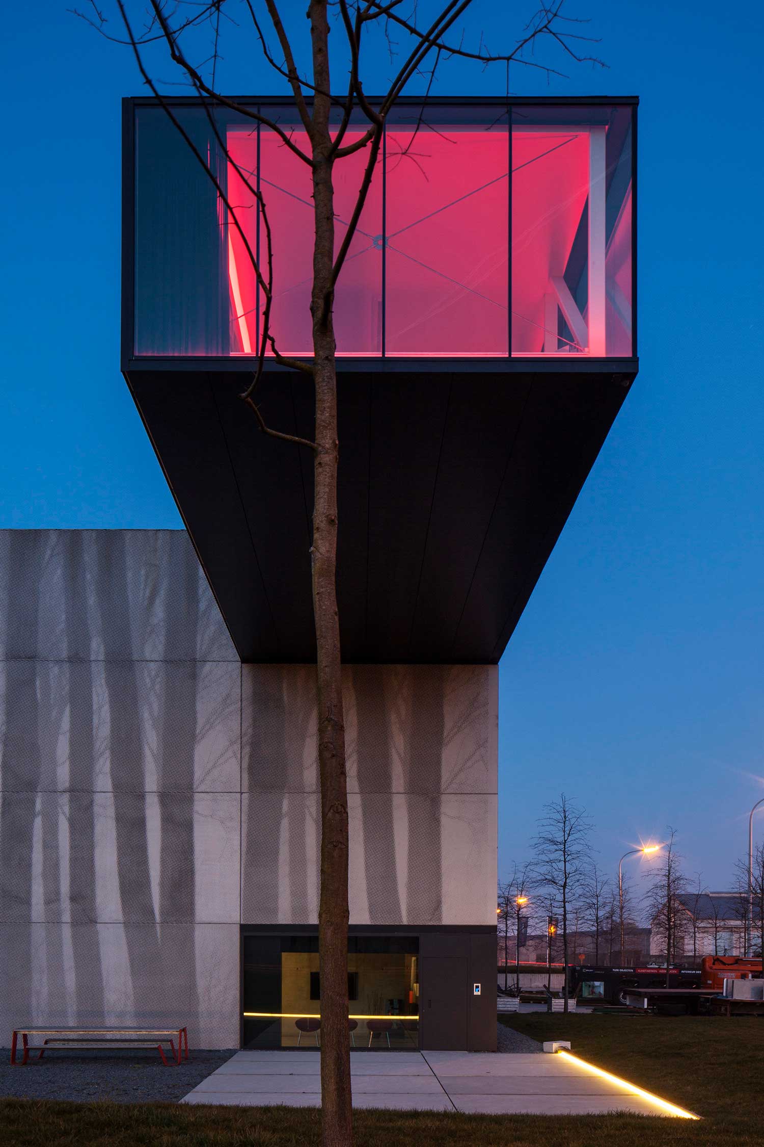 #StoriesOnDesignBy Cunning Cantilevers.-173