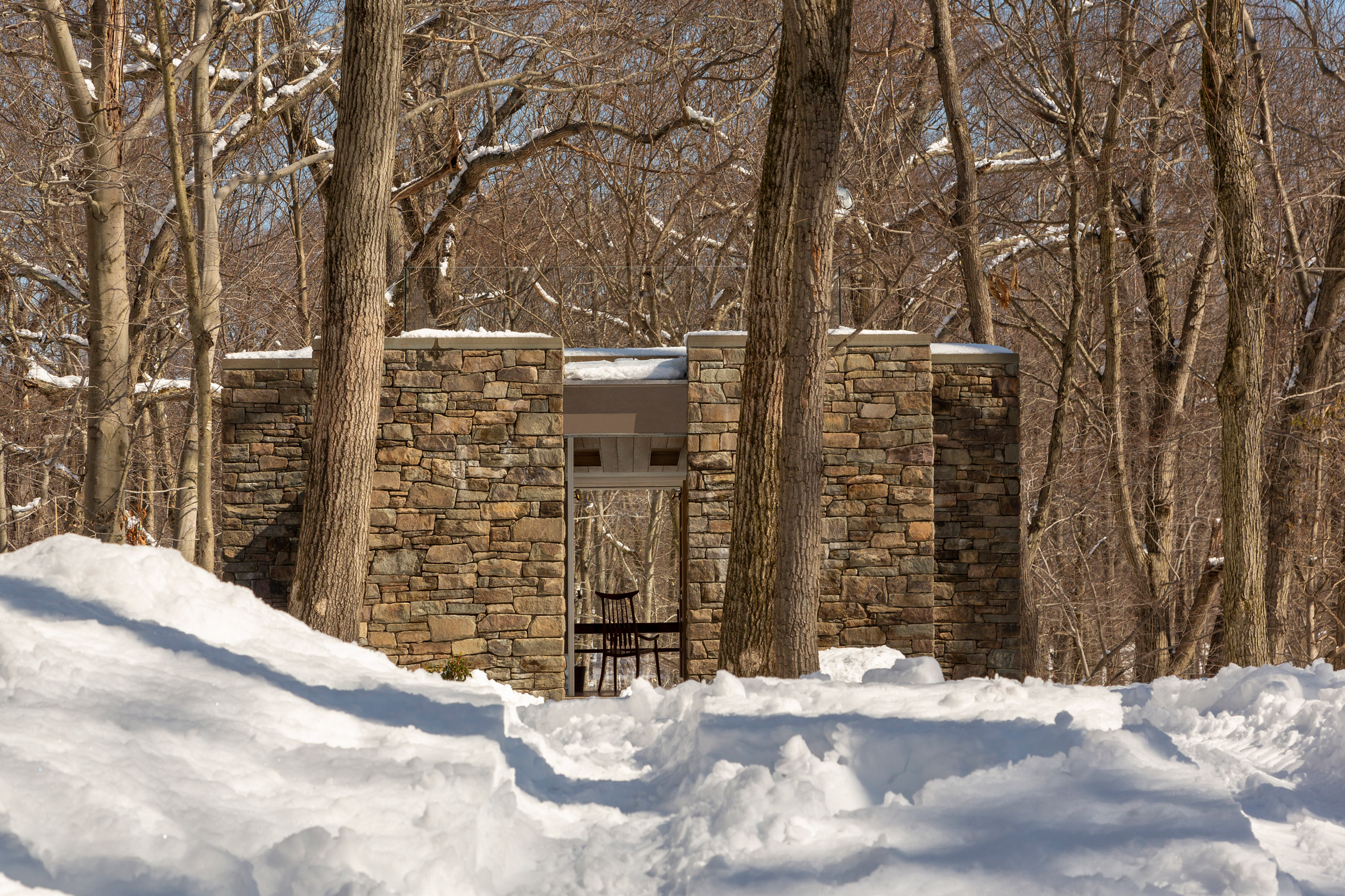 森林中的诗意空间 | Eric J Smith 为诗人打造的嵌入式写作工作室-30