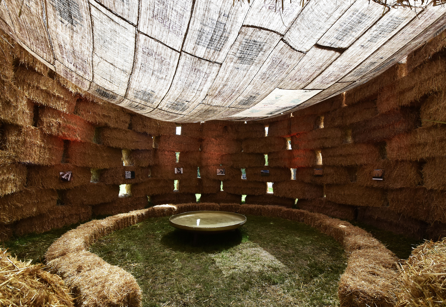 德国村庄自给自足能源的临时性庆典馆-8