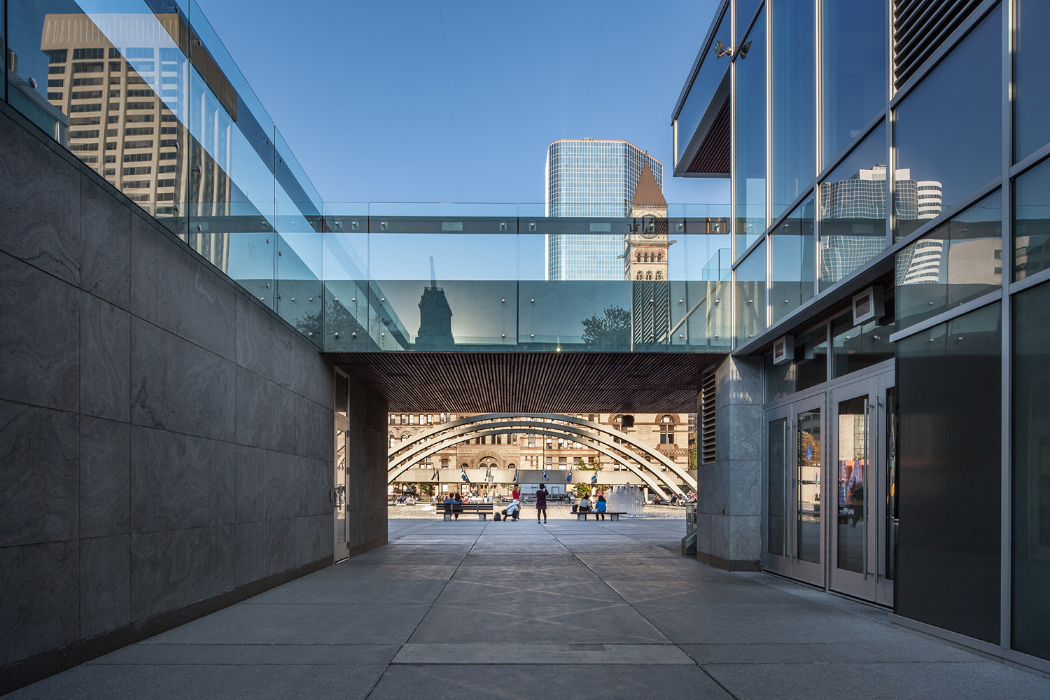 多伦多 Nathan Phillips Square 更新 · 现代公共空间的典范-5