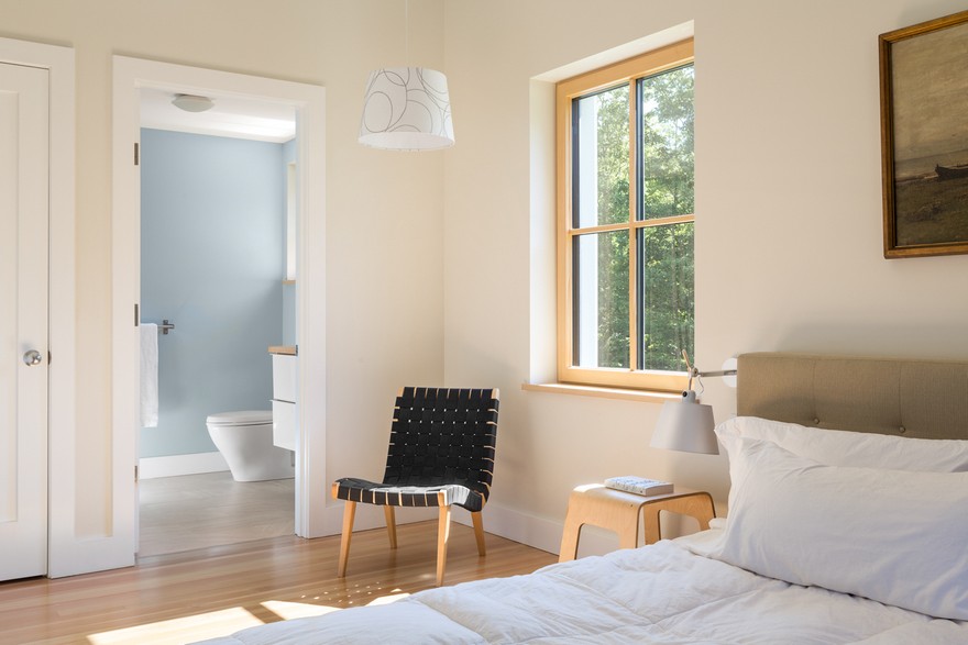 Hayfield House Features Traditional Forms and Modern Interior Design-20