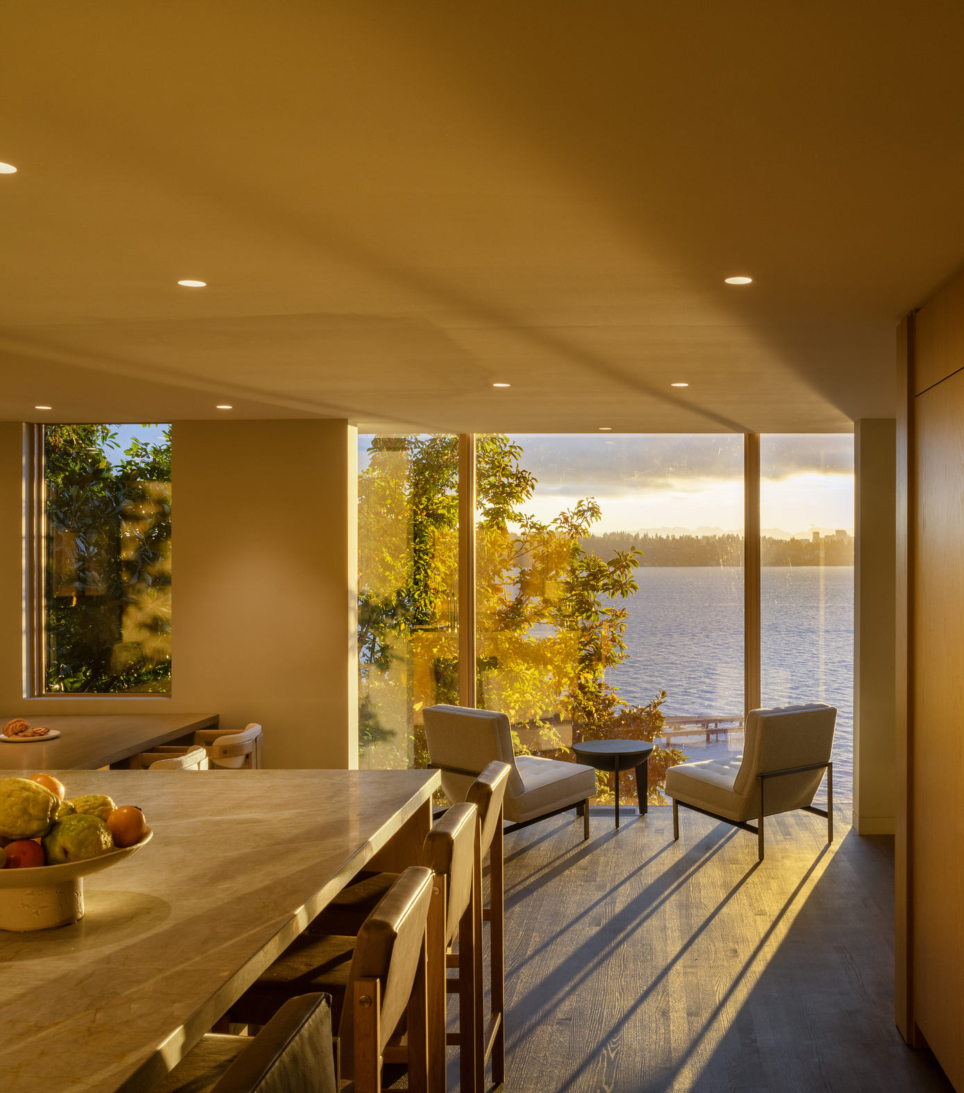 Looking Glass — A Revitalized Lakefront Retreat-4