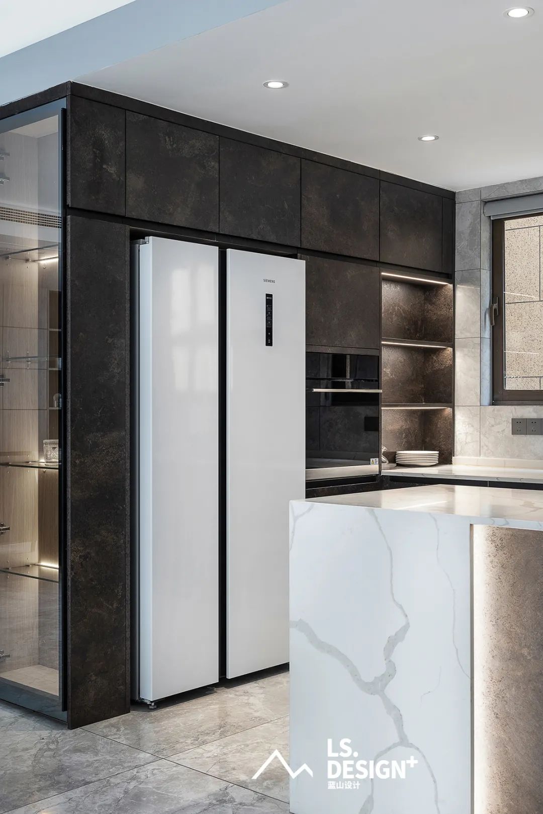 繁忙高管的灰色调现代极简之家-20