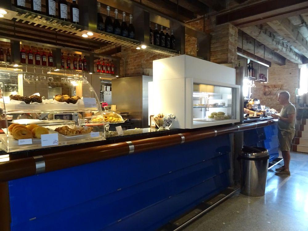 カ・ペーザロ | イタリア の建築【世界建築巡り】-50