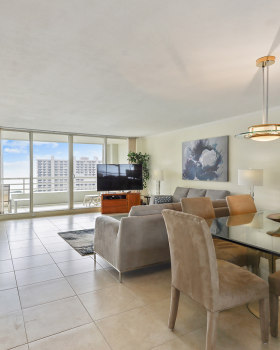 Anastasiya Gushchina丨公寓建筑丨Realestate photography in BocaRaton ☀️Fl