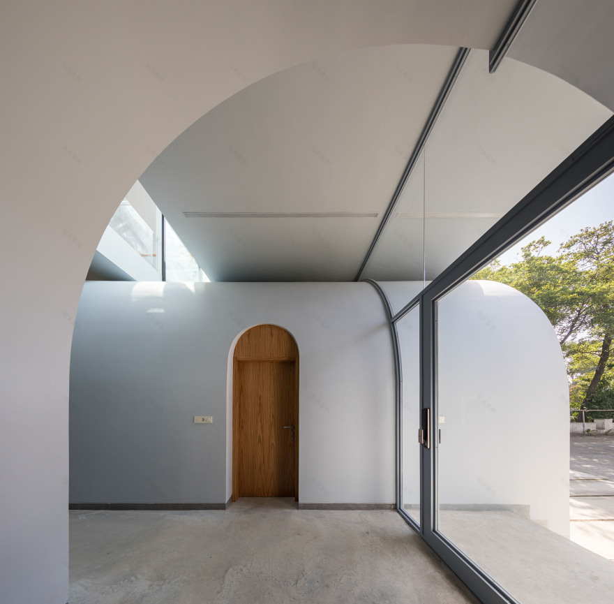 保险库在保险库别墅上丨伊朗丨KRDS-37