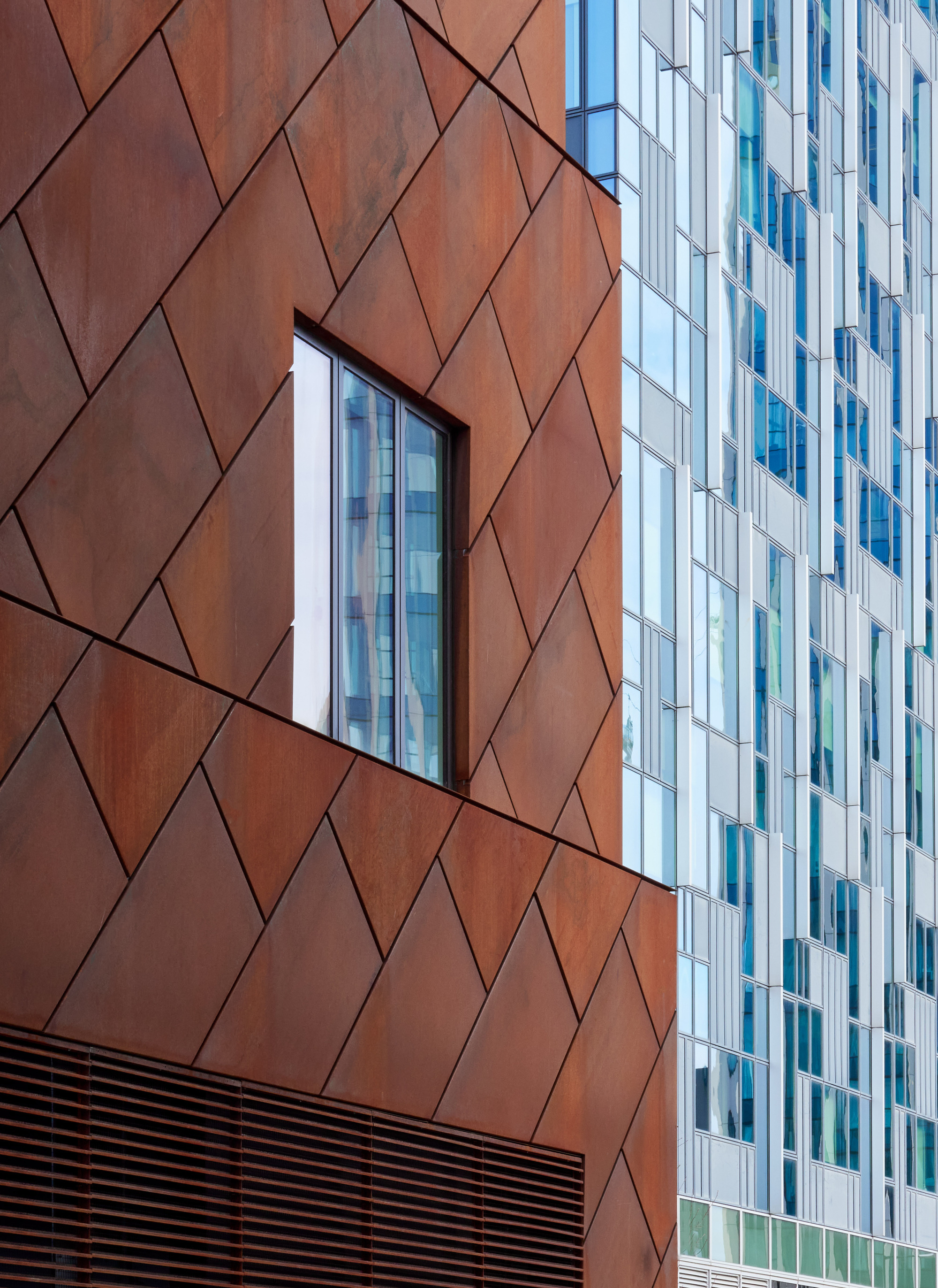 金字形神塔和菱形建筑丨英国伦敦丨Mole Architects-44