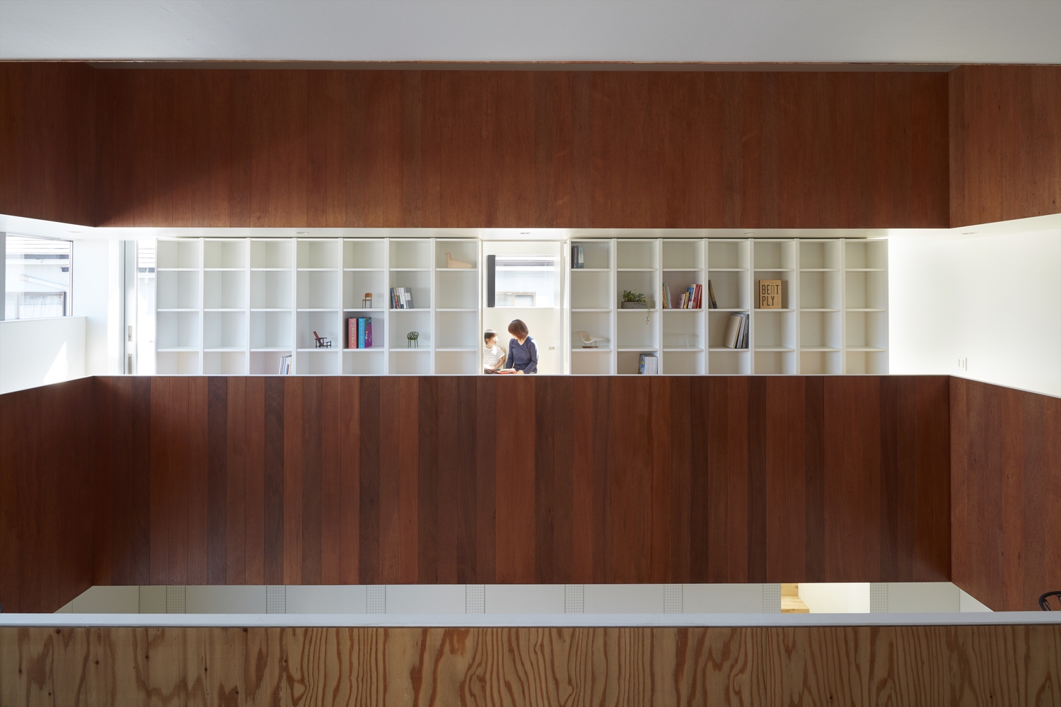 体育馆式住宅设计，室内篮球场与生活空间的创新融合-25