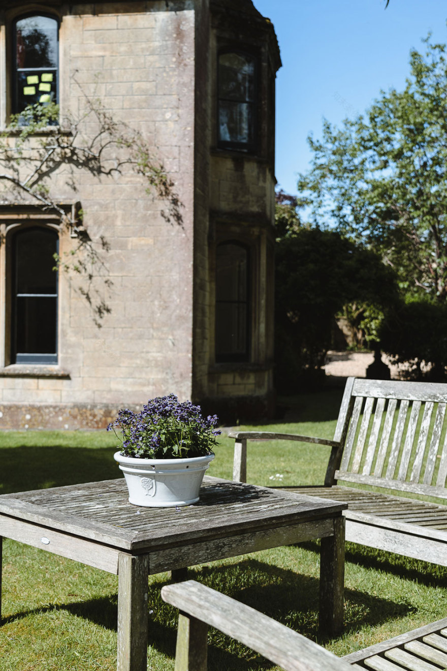 英格兰 19 世纪哥特式石屋,穿越时空的浪漫居住体验-30