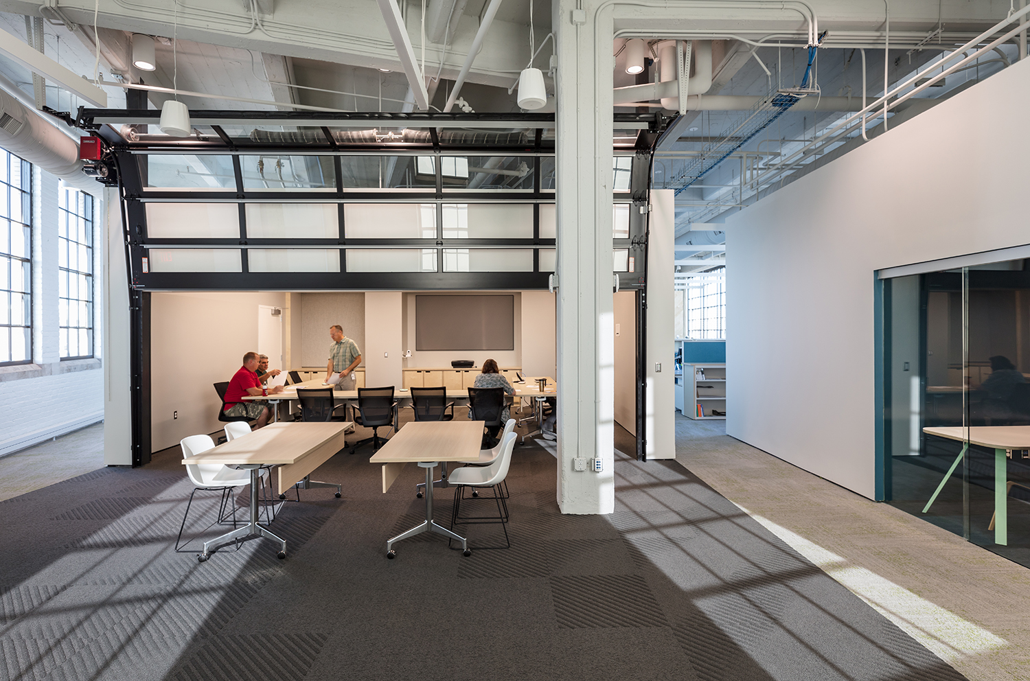 Warren Distribution 总部-14