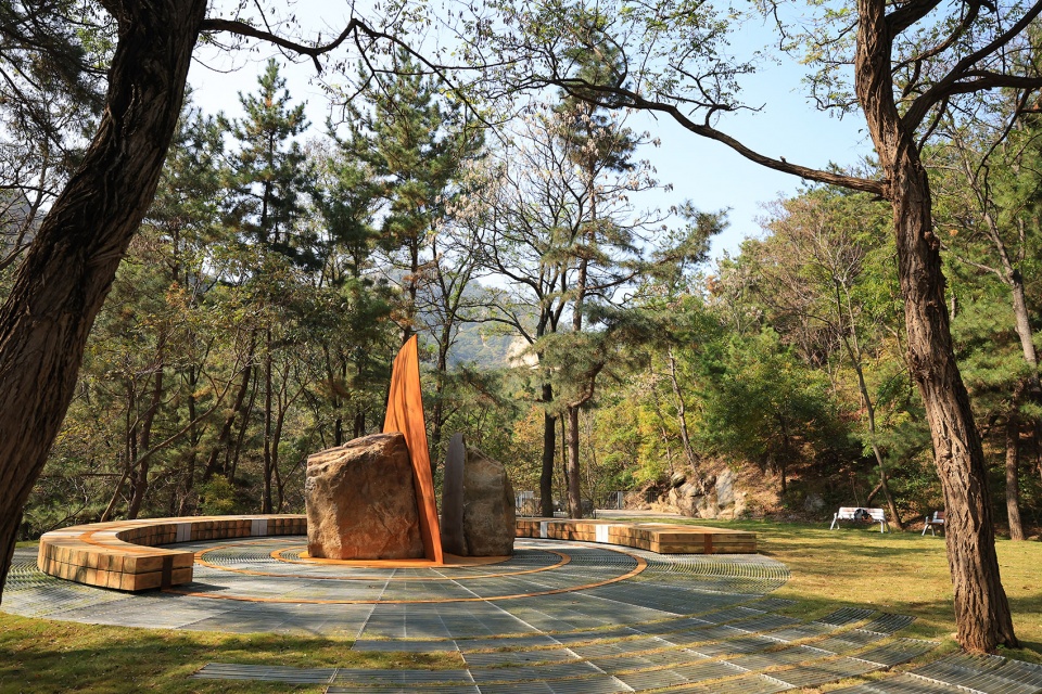 昆嵛山国家级自然保护区林场建立80周年纪念雕塑(烟台金刚碑)丨中国烟台丨大小景观-51