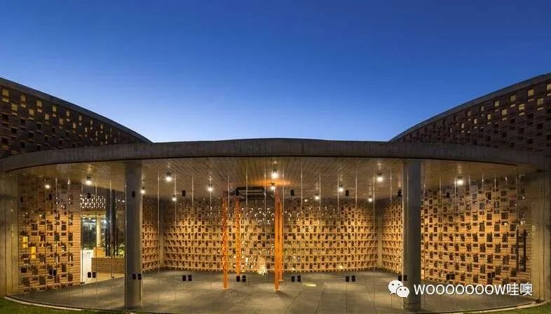 巴西 Unileão 大学体育馆 | 砖纹理与绿意空间的巧妙结合-4