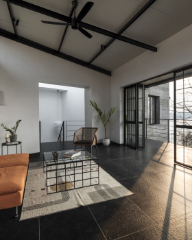 倾斜的房子或歪斜的房子丨印度丨Red Brick Studio