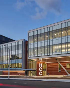 翻新如新生，Housatonic 社区学院 Lafayette Hall 室内设计焕发活力