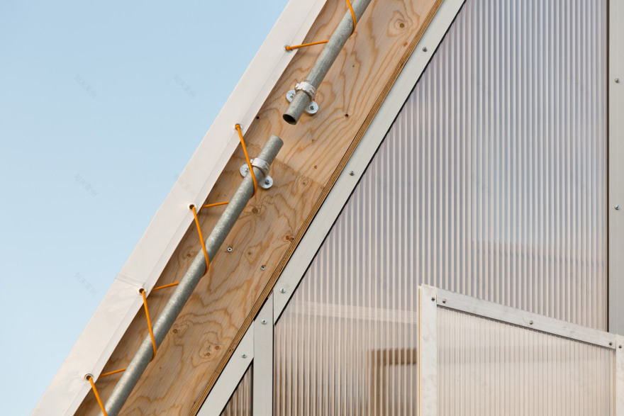 巴黎三角形移民避难所 | 灵活可扩展的设计为城市提供温暖-11