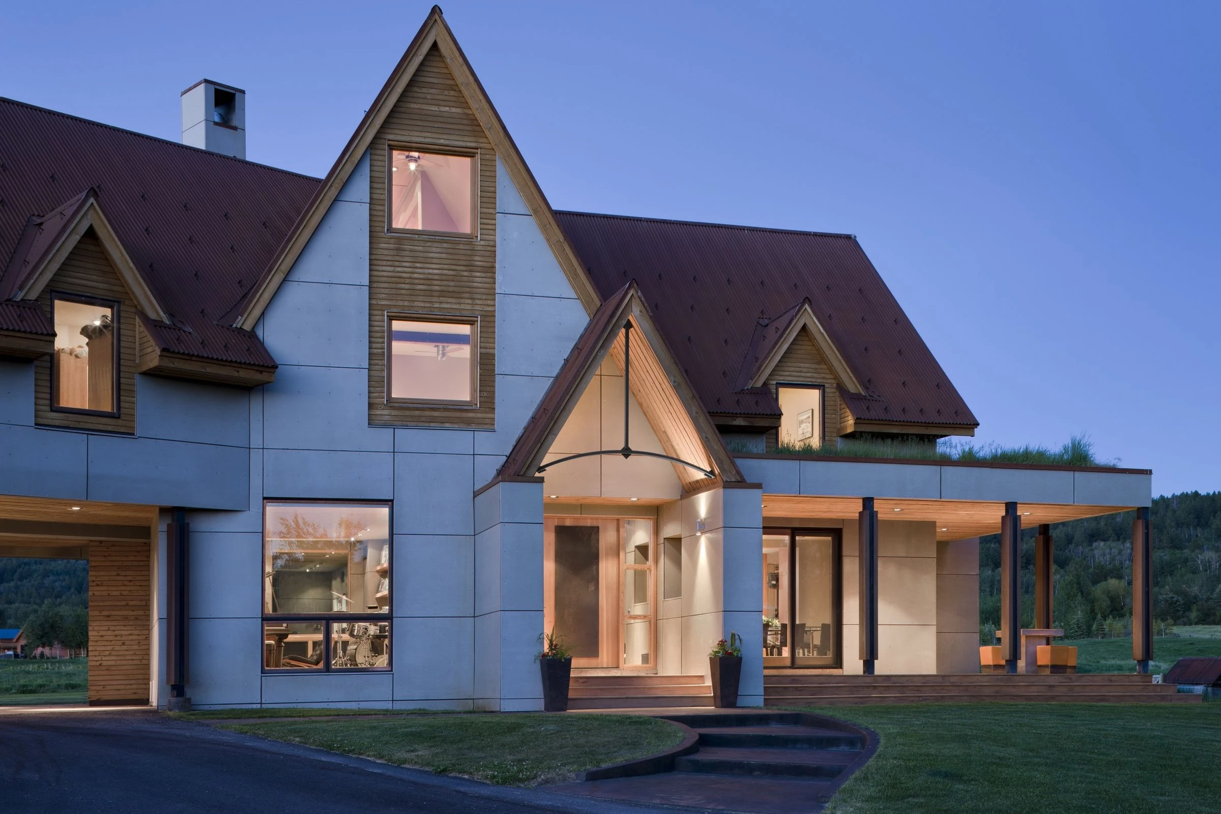 翻新改造的现代家庭别墅-13